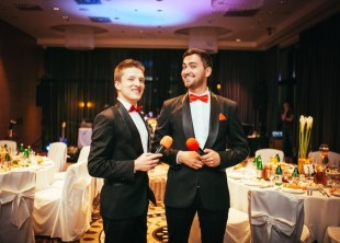 Дует ведучих «Stand Up Boys» Дует ведучих «Stand Up Boys» - лого