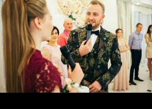 Ведущий Сергей Громов - лого