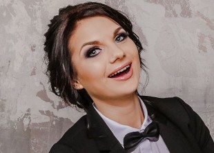 Ведущая событий Анна Коренева - лого