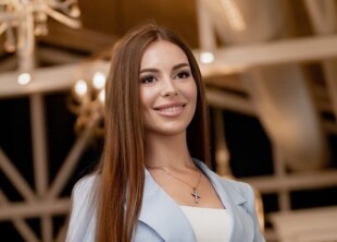 Ведущая мероприятий Дарья Mos Ведущая мероприятий Дарья Mos - лого