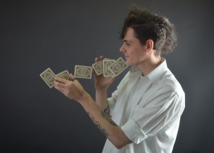 Уникальный Фокусник-Иллюзионист Юлий Ратомский - лого