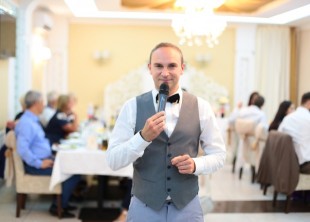 Ведущий Свадьба Харьков Денис Морозов - лого