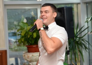 Певец Виталий Лобач - лого