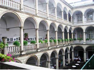 Итальянский дворик - лого