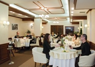 Курортный комплекс 'Шале Грааль' Курортный комплекс 'Шале Грааль' - лого