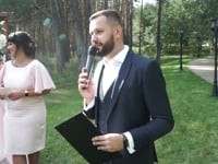 Ведущий Максим Олейник. Видео 4347